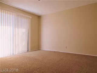 Photo #6: 2409351 Listing