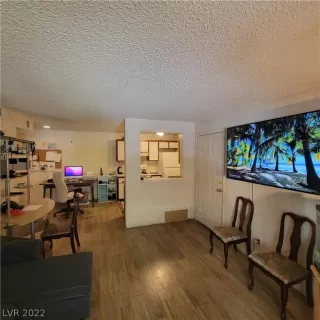 Photo #1: 2409371 Listing