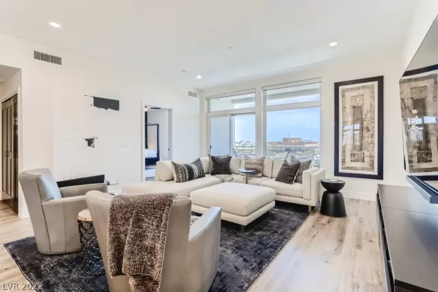 MLS: 2409414 Condo For Sale