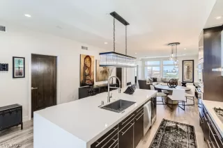 Photo #2: 2409414 Listing 