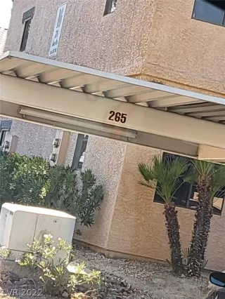 Photo #1: 2409440 Listing 