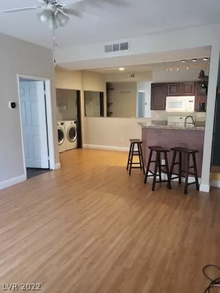 Photo #3: 2409440 Listing 