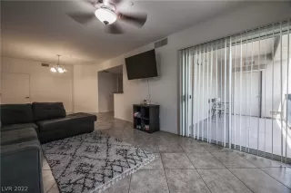 Photo #4: 2409450 Listing 