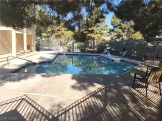 Photo #2: 2409454 Listing 