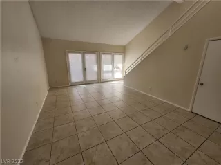 Photo #3: 2409454 Listing 