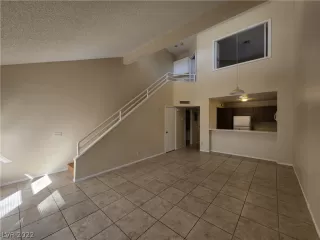 Photo #4: 2409454 Listing 