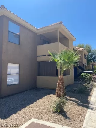 Photo #3: 2409480 Listing