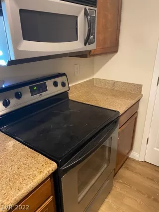 Photo #5: 2409480 Listing