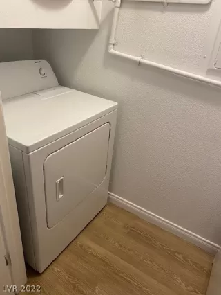 Photo #6: 2409480 Listing