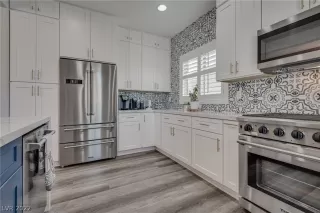 Photo #1: 2409527 Listing 