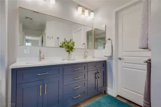Photo #5: 2409527 Listing 