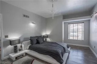 Photo #4: 2409622 Listing