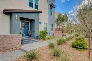 Photo #1: 2409675 Listing