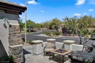 Photo #3: 2409684 Listing