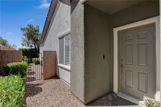 Photo #4: 2409684 Listing