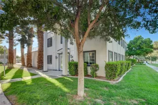 Photo #1: 2409690 Listing