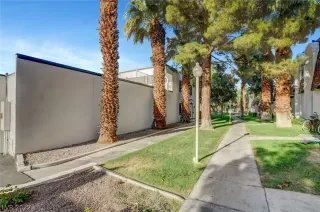 Photo #3: 2409690 Listing