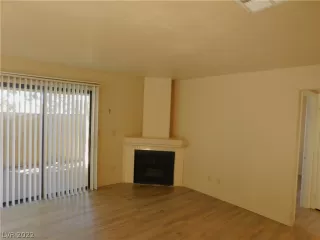 Photo #3: 2409691 Listing 