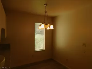 Photo #6: 2409691 Listing 