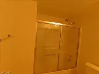 Photo #6: 2409694 Listing 