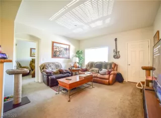 Photo #3: 2409697 Listing 