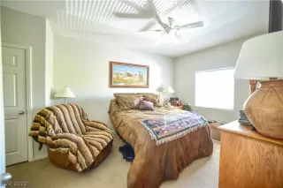 Photo #6: 2409697 Listing 