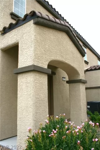 Photo #1: 2409717 Listing 