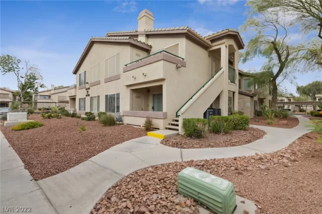 MLS: 2409733 Condo For Sale