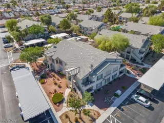 Photo #3: 2409733 Listing