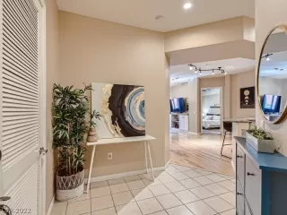 Photo #4: 2409744 Listing