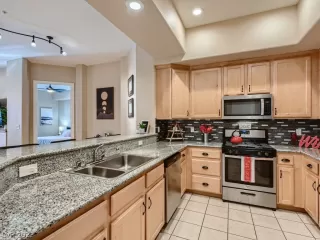 Photo #6: 2409744 Listing