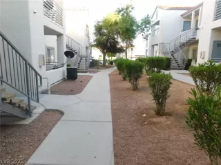 Photo #1: 2409751 Listing