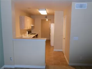 Photo #6: 2409761 Listing 