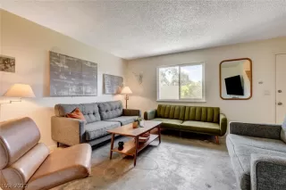 Photo #6: 2409791 Listing 