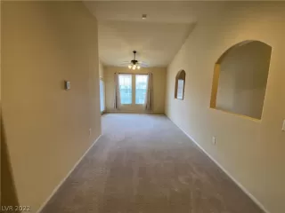 Photo #3: 2409797 Listing 