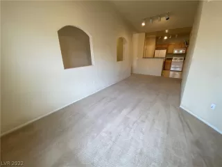 Photo #4: 2409797 Listing 