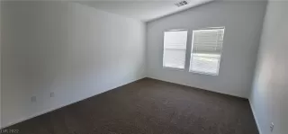 Photo #6: 2409813 Listing 