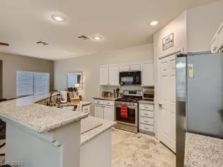 Photo #4: 2409865 Listing 