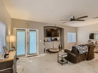 Photo #5: 2409865 Listing 