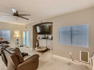 Photo #6: 2409865 Listing 