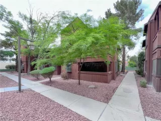 Photo #1: 2409874 Listing 