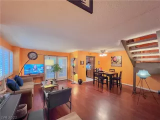 Photo #4: 2409874 Listing 