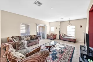 Photo #6: 2409879 Listing 