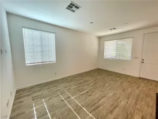 Photo #2: 2409898 Listing 