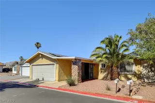 Photo #1: 2409900 Listing