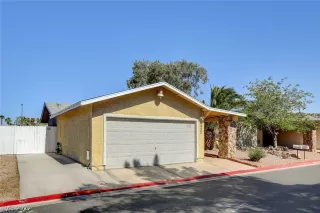 Photo #2: 2409900 Listing