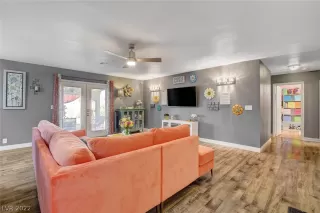 Photo #5: 2409900 Listing