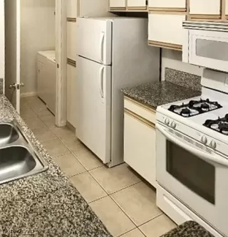 Photo #1: 2409911 Listing