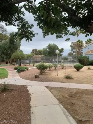 Photo #2: 2409944 Listing