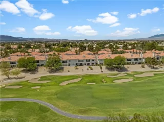 Photo #3: 2409950 Listing